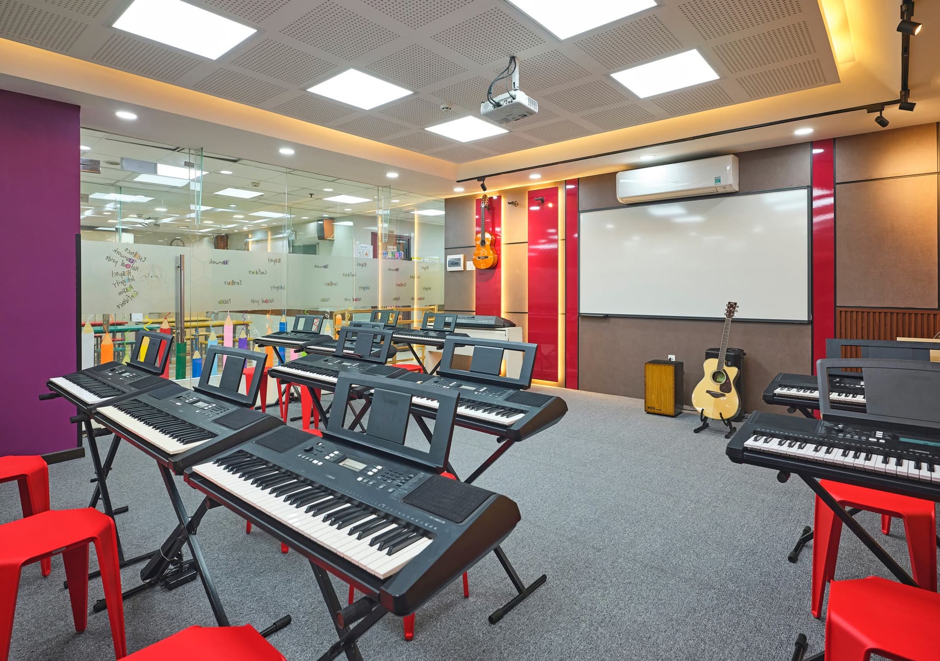 Campus đầu tiên của VAS