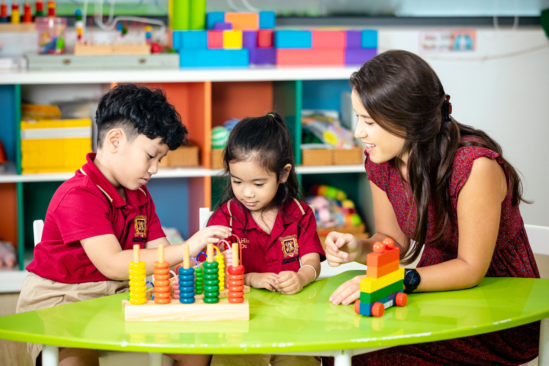 Học sinh lớp CAPI trong giờ học tiếng Anh