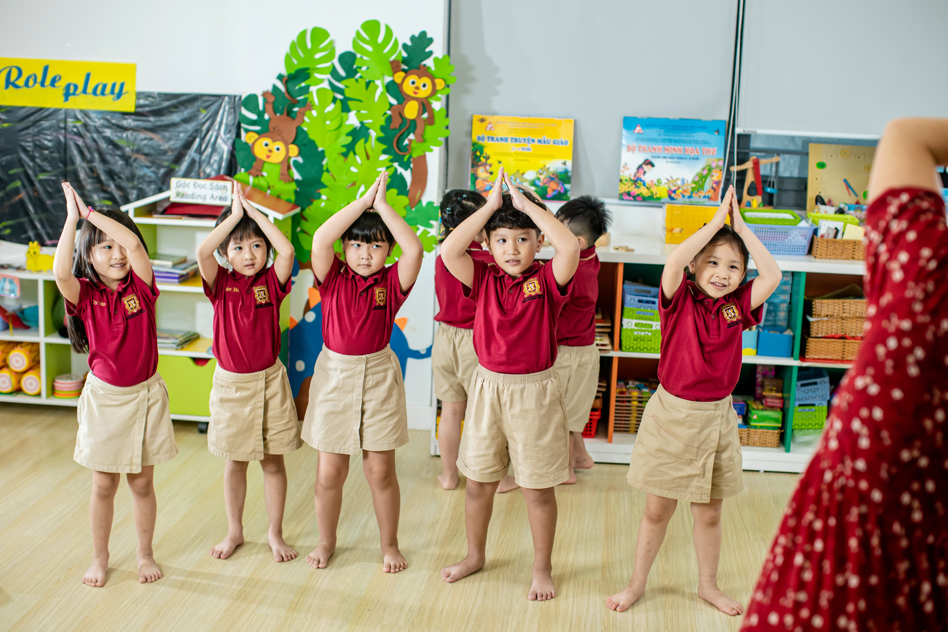 Học sinh lớp CEP thuyết trình